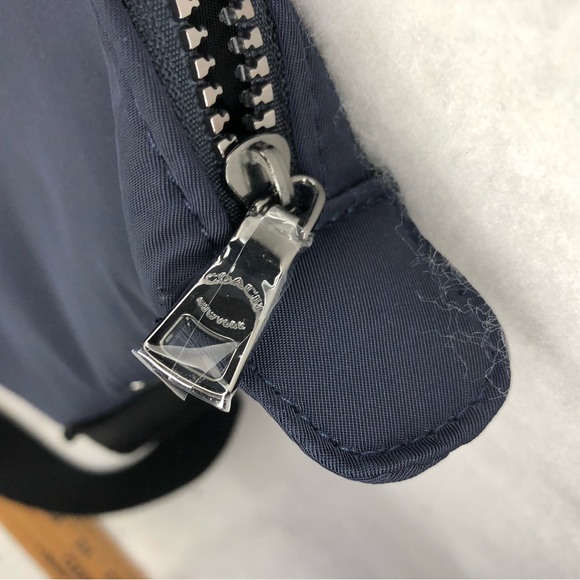 NWT Coach Travel / Weekender Duffle Bag Zippered- Navy Bluer - Picture 3 of 11